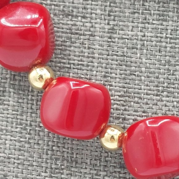 Red Beaded Necklace Resin Gold Toned Separator Beads Hidden Barrel Clasp 28" - Picture 5 of 8